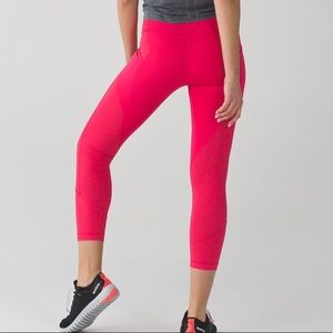 Lululemon ATRP crop Boom Juice 8